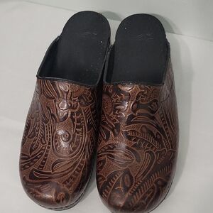 Dansko Clogs Brown  Leather  Size :42